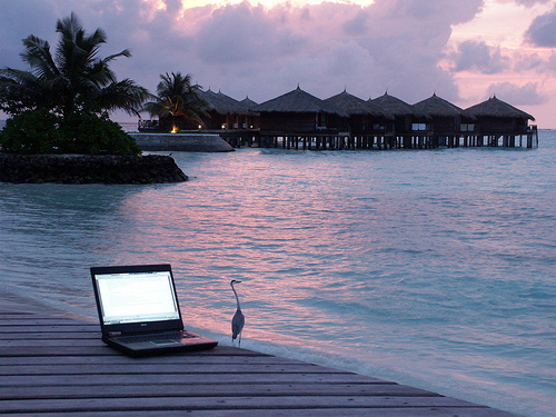 Alone beach laptop GiorgioMontersino